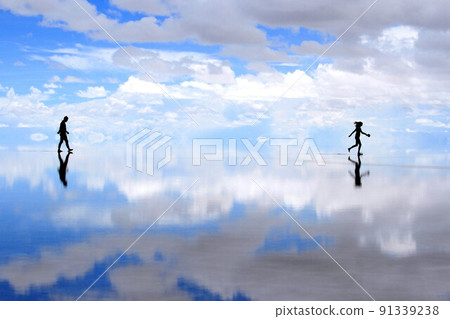 Uyuni salt lake   91339238