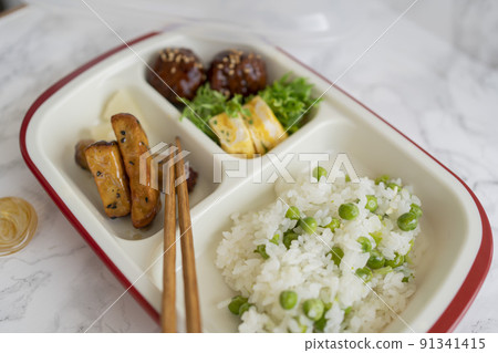 Body-friendly one-plate rice [Nursing food / lunch box] 91341415