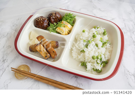 Body-friendly spring one-plate rice [Nursing food / lunch box] 91341420
