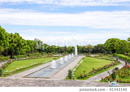 Rose garden and fountain open space in Kobe Suma Rikyu Park 91343140