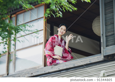 窗邊浴衣女人 窗邊浴衣女人 91344805