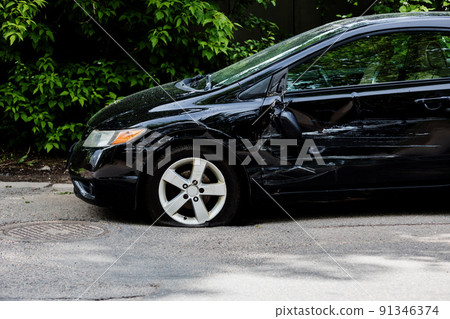 Damaged flat tire Damaged flat tire 91346374