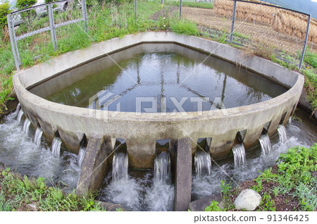 Irrigation facility in Nagano Prefecture Nishitenryu main canal Cylindrical diversion group "Hakita No. 2" Characteristic irrigation facility 91346425