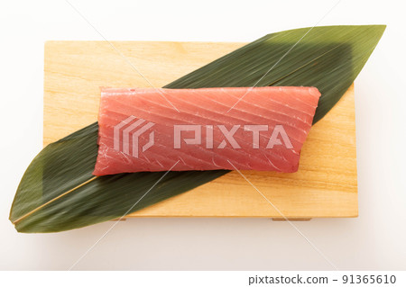 << Made in Miyagi Prefecture >> Raw bluefin tuna medium fatty tuna << Made in Miyagi Prefecture >> Raw bluefin tuna medium fatty tuna 91365610