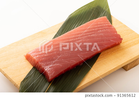 << Made in Miyagi Prefecture >> Raw bluefin tuna medium fatty tuna 91365612