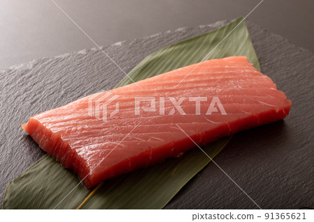 << Made in Miyagi Prefecture >> Raw bluefin tuna medium fatty tuna << Made in Miyagi Prefecture >> Raw bluefin tuna medium fatty tuna 91365621