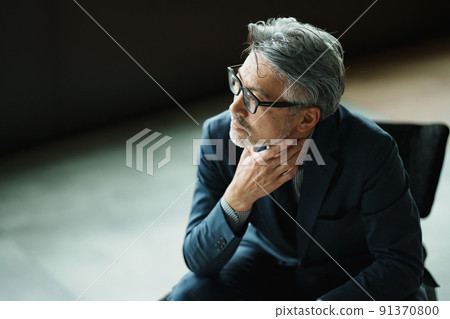 50's manager portrait 91370800