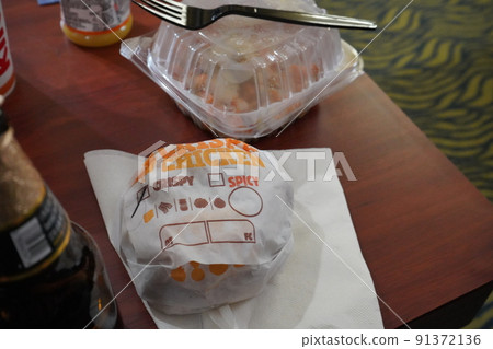 美國公路旅行期間的晚餐 91372136