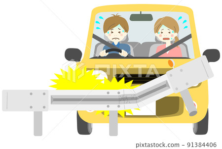 與護欄相撞的汽車 91384406