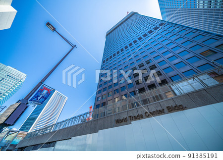 Redevelopment of the Tokyo cityscape of Japan in front of Hamamatsucho station. Hope to dismantle the World Trade Center Building 91385191