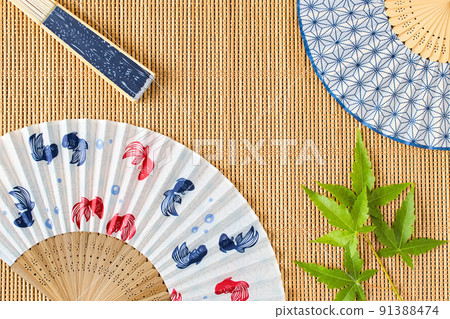 3 types of folding fans | Cool summer image material 3 types of folding fans | Cool summer image material 91388474