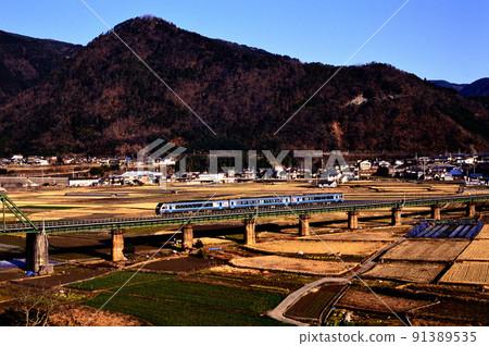1999 Three 2000 series limited express Nanpu running on the Dosan Line 91389535