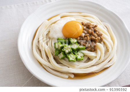 Sticky Udon 91390392