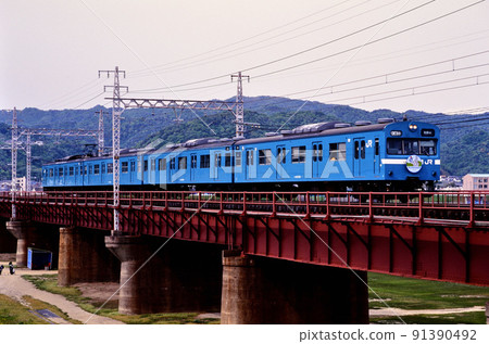 1999 4 cars of 103 series ordinary train running on Hanwa Line 91390492