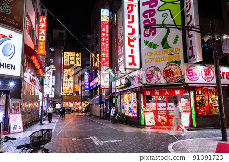 《東京》池袋西口夜間娛樂區 《東京》池袋西口夜間娛樂區 91391723