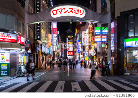 《東京》池袋西口夜間娛樂區 《東京》池袋西口夜間娛樂區 91391906