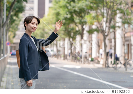 Business image middle woman portrait 91392203