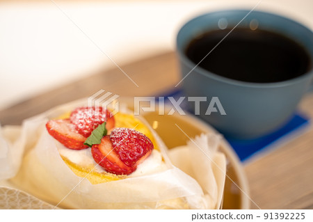Strawberry omlet Strawberry omlet 91392225
