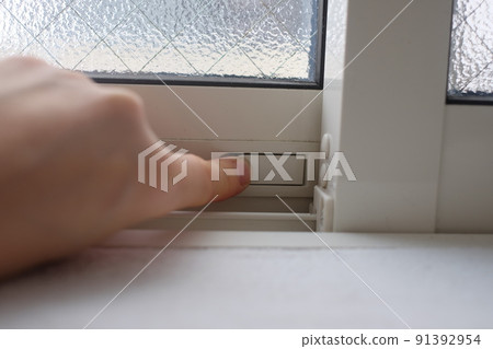 Toilet window key 91392954