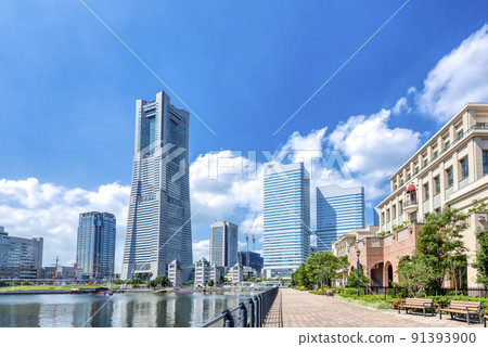 Cityscape of Sakuragicho, Yokohama Landmark Tower and Queen's Square 91393900