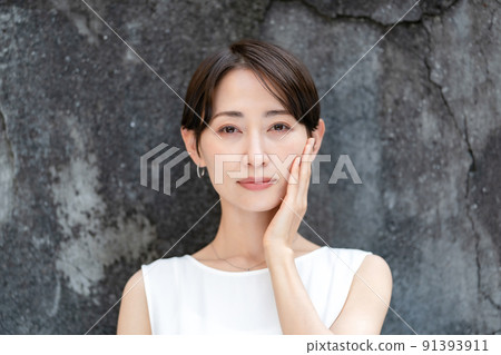 Beauty image beauty middle woman Beauty image beauty middle woman 91393911