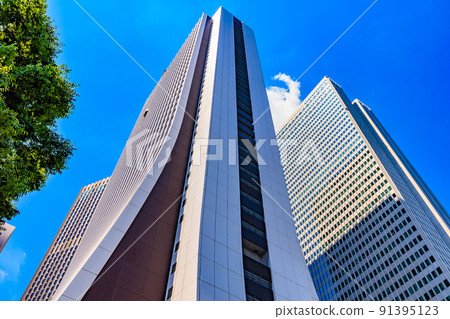 Cityscape of Nishi-Shinjuku, Shinjuku-ku, Tokyo Sompo Japan Headquarters Building and Shinjuku Nomura Building 91395123