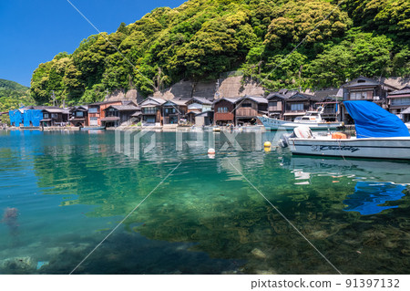 《京都府》伊根船屋·初夏的新鮮綠色季節 91397132
