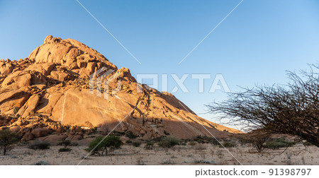 Spitzkoppe around sunset Spitzkoppe around sunset 91398797