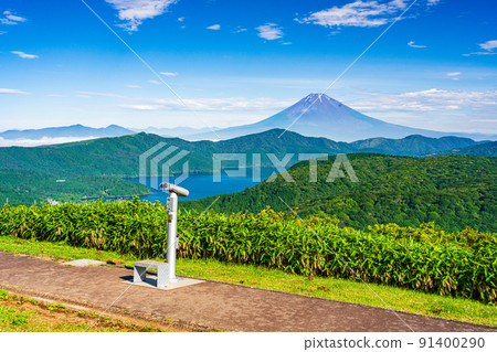 (Kanagawa Prefecture) Mt. Fuji seen from the Hakone Daikanzan Observatory after the end of the rainy season (Kanagawa Prefecture) Mt. Fuji seen from the Hakone Daikanzan Observatory after the end of the rainy season 91400290