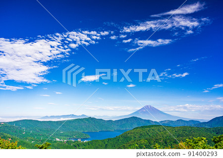 (Kanagawa Prefecture) Mt. Fuji seen from the Hakone Daikanzan Observatory after the end of the rainy season 91400293
