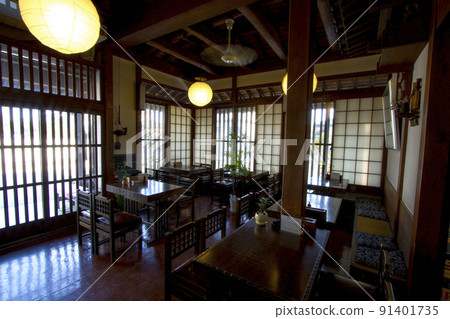 Inside the udon shop 91401735