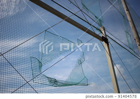 Breaking the net fence Net fence Breaking the net fence Net fence 91404578