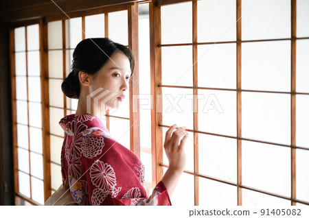 A woman with a sexy summer yukata A woman with a sexy summer yukata 91405082