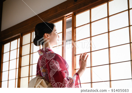 A woman with a sexy summer yukata A woman with a sexy summer yukata 91405083