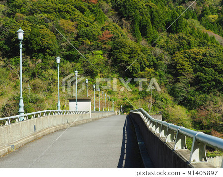 Kayaze Dam (Kayaze Dam: Omura City, Nagasaki Prefecture) Kayaze Dam (Kayaze Dam: Omura City, Nagasaki Prefecture) 91405897