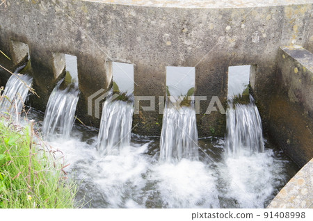 Irrigation facility in Nagano Prefecture Nishitenryu main canal Cylindrical diversion group "Matsushima No. 11" Characteristic irrigation facility 91408998