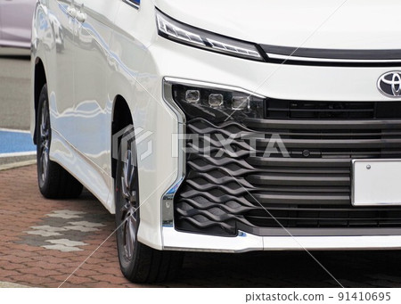 Car image Toyota 4th generation Voxy front mask 91410695