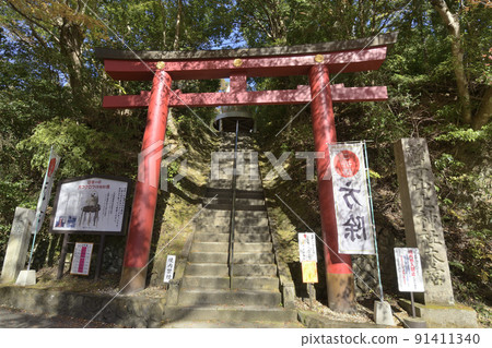 Torii of the main shrine of Torinokosansho Shrine, located on the prefectural border between Tochigi and Ibaraki prefectures Torii of the main shrine of Torinokosansho Shrine, located on the prefectural border between Tochigi and Ibaraki prefectures 91411340