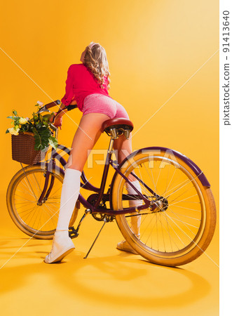 Retro bike online outfit