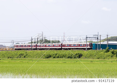 [Kintetsu Nagoya Line] A regular train that runs through the countryside 91417119