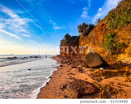 Red cliff beach or Pha Daeng in Ao Thung Sarng Bay, Chumphon, Thailand Red cliff beach or Pha Daeng in Ao Thung Sarng Bay, Chumphon, Thailand 91419490