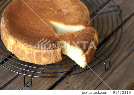 Baked rice flour cheesecake: A gluten-free homemade cake Baked rice flour cheesecake: A gluten-free homemade cake 91420319
