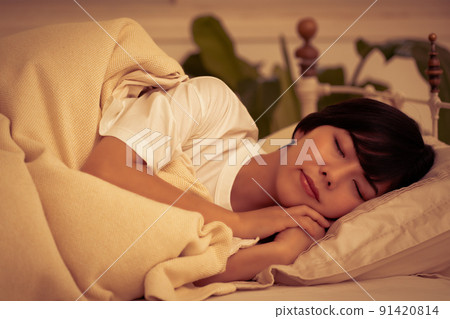 A woman who sleeps well A woman who sleeps well 91420814