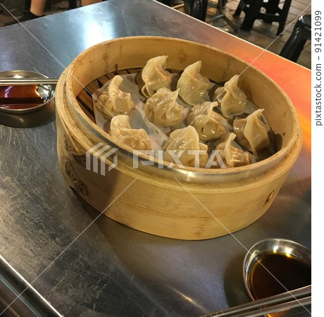 Xiaolongbao from a Taiwanese shop 91421099