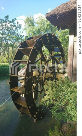 Original scenery of Azumino (clean flow of Tatekawa and water wheel) 91421334