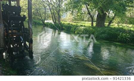 Original scenery of Azumino (clean flow of Tatekawa and water wheel) Original scenery of Azumino (clean flow of Tatekawa and water wheel) 91421336