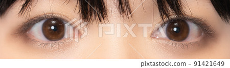 Women's eyes up 91421649
