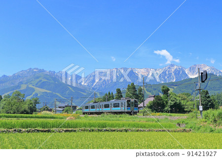 大糸線：盛夏開往白馬山腳下的定期列車 91421927
