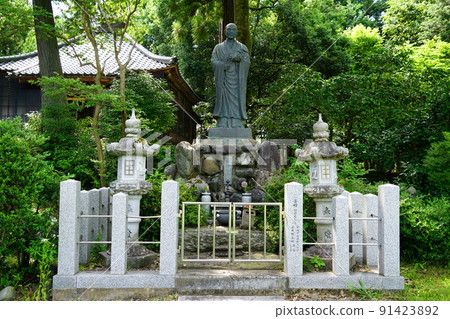Taichoji Temple 太長大師在織物上建造的寺廟。太長大師雕像 Taichoji Temple 太長大師在織物上建造的寺廟。太長大師雕像 91423892