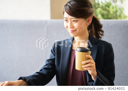 Female success 91424031
